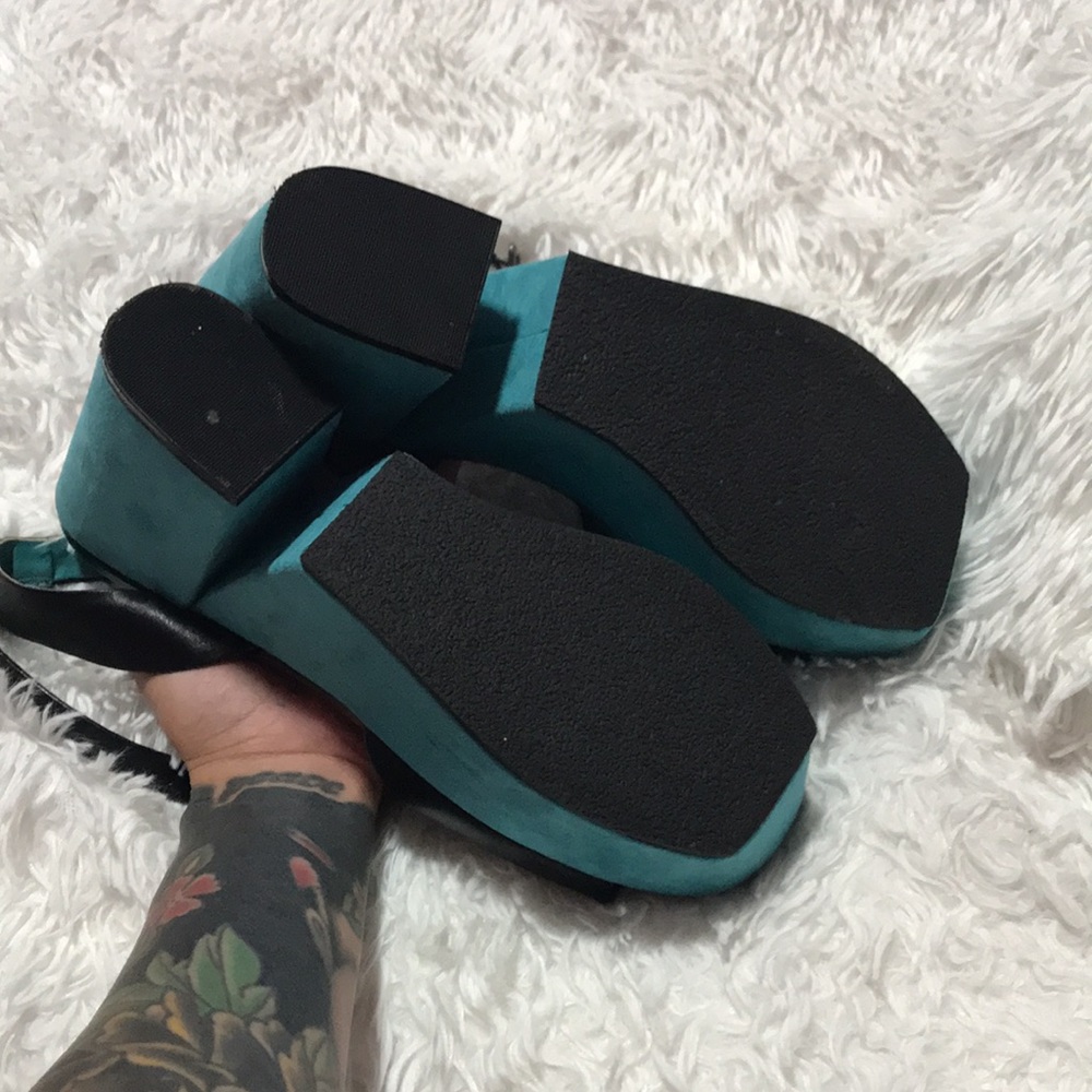 Kelsi Dagger Blue Shoes - Picture 4 of 6